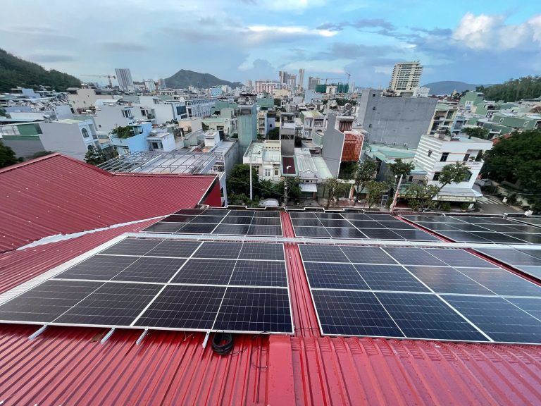 Tín Đạt Solar Bàn Giao Điện Mặt Trời Hybrid 99,99kW